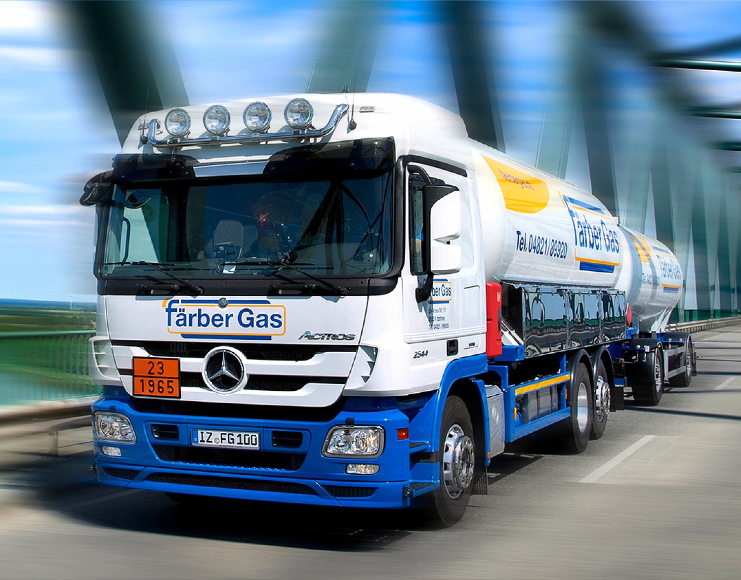 Fahrzeuge & Logistik